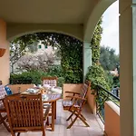 아파트 Angela's Garden Sea View