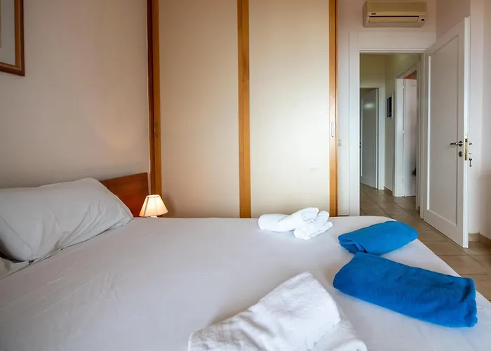 Lejlighed Angela's Garden Sea View Mparmpati