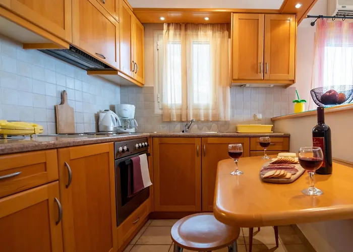 Angela's Garden Sea View Mparmpati