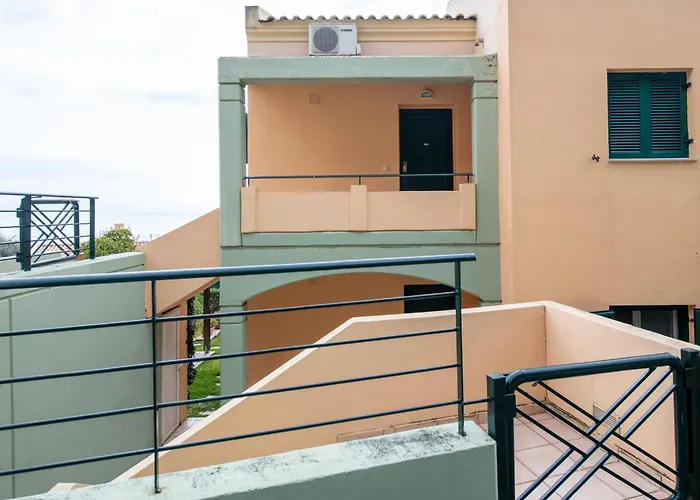 Angela's Garden Sea View Апартаменты *
